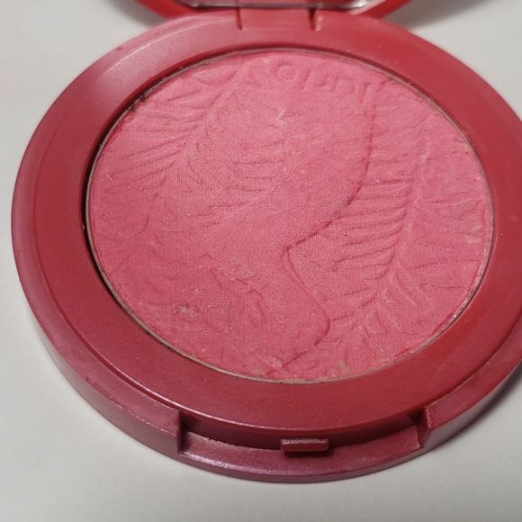 Blush - Picture 3 of 5